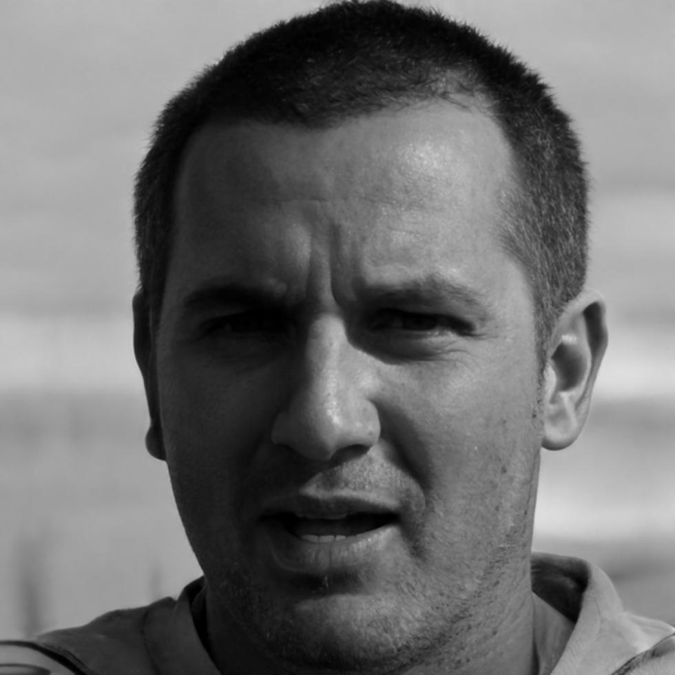 Portrait de Julien Moreau, expert en analyse financière